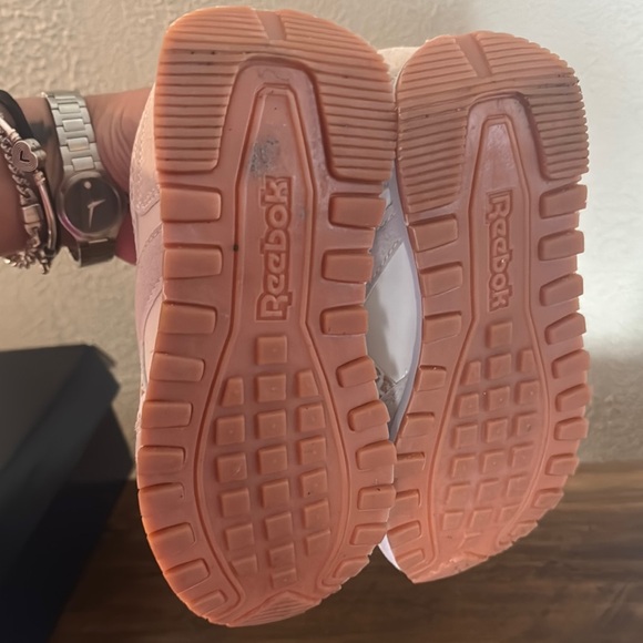 Reebok Cream and Tan Sneakers with Suede and Mesh - Picture 4 of 5